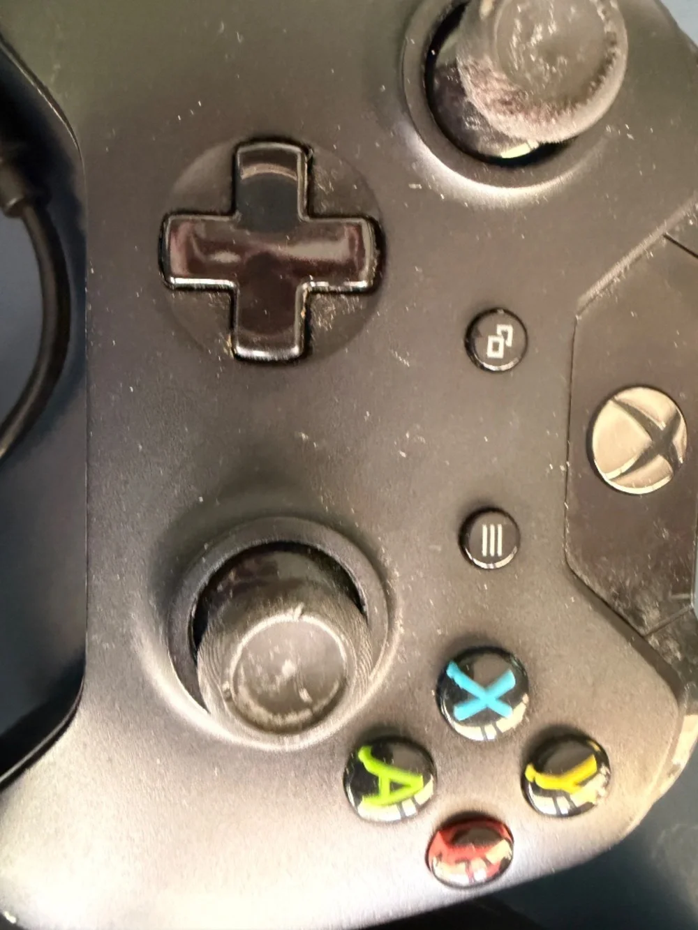 bundle of X-box controllers - Picture 4 of 5